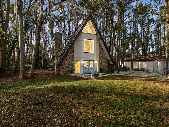 2nd image of 19808 Reading Rd