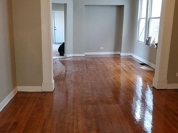 4th image of 5921 S Damen Ave