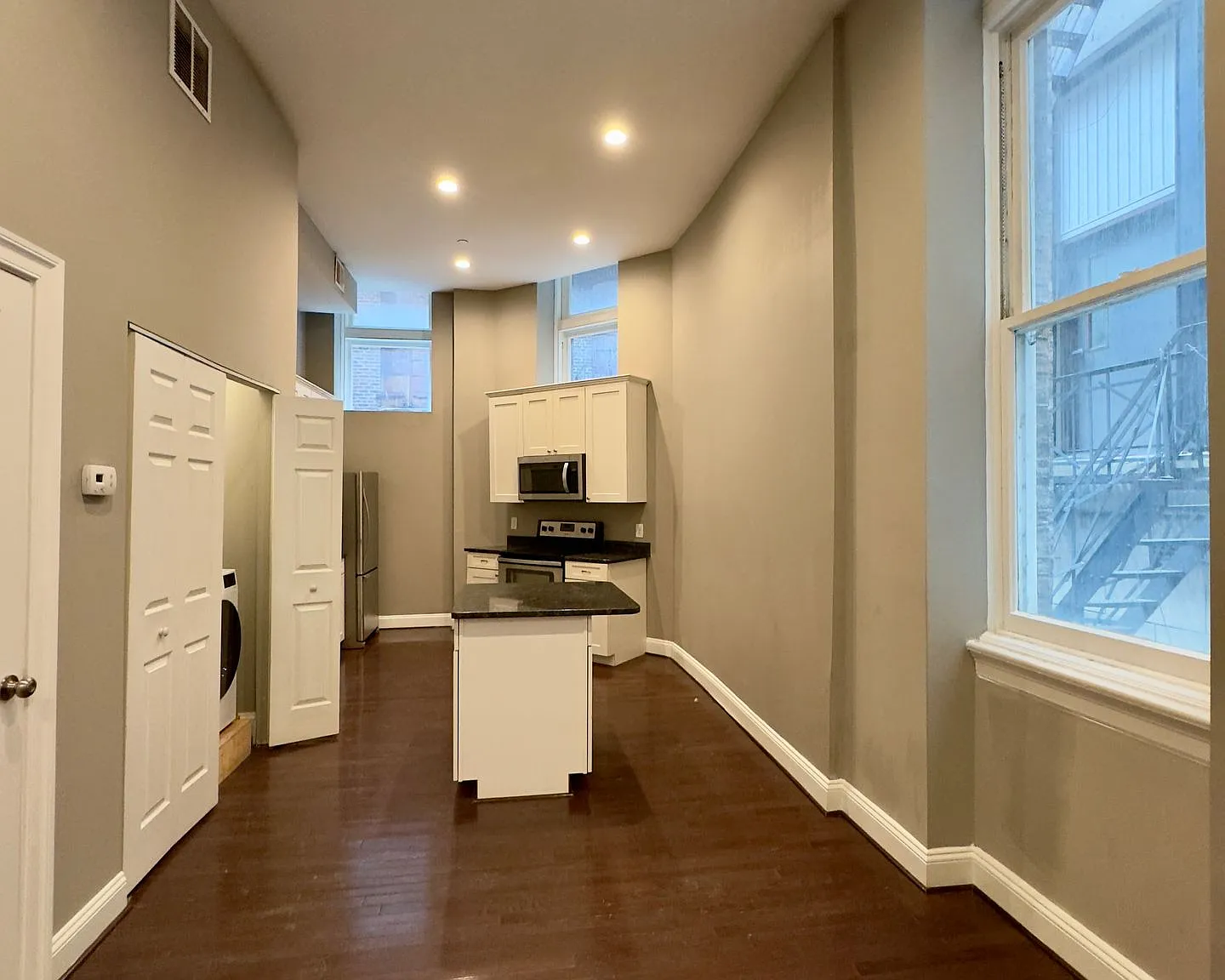 Apartment Units with In-Unit Laundry in Downtown Baltimore, MD! — Photo 3