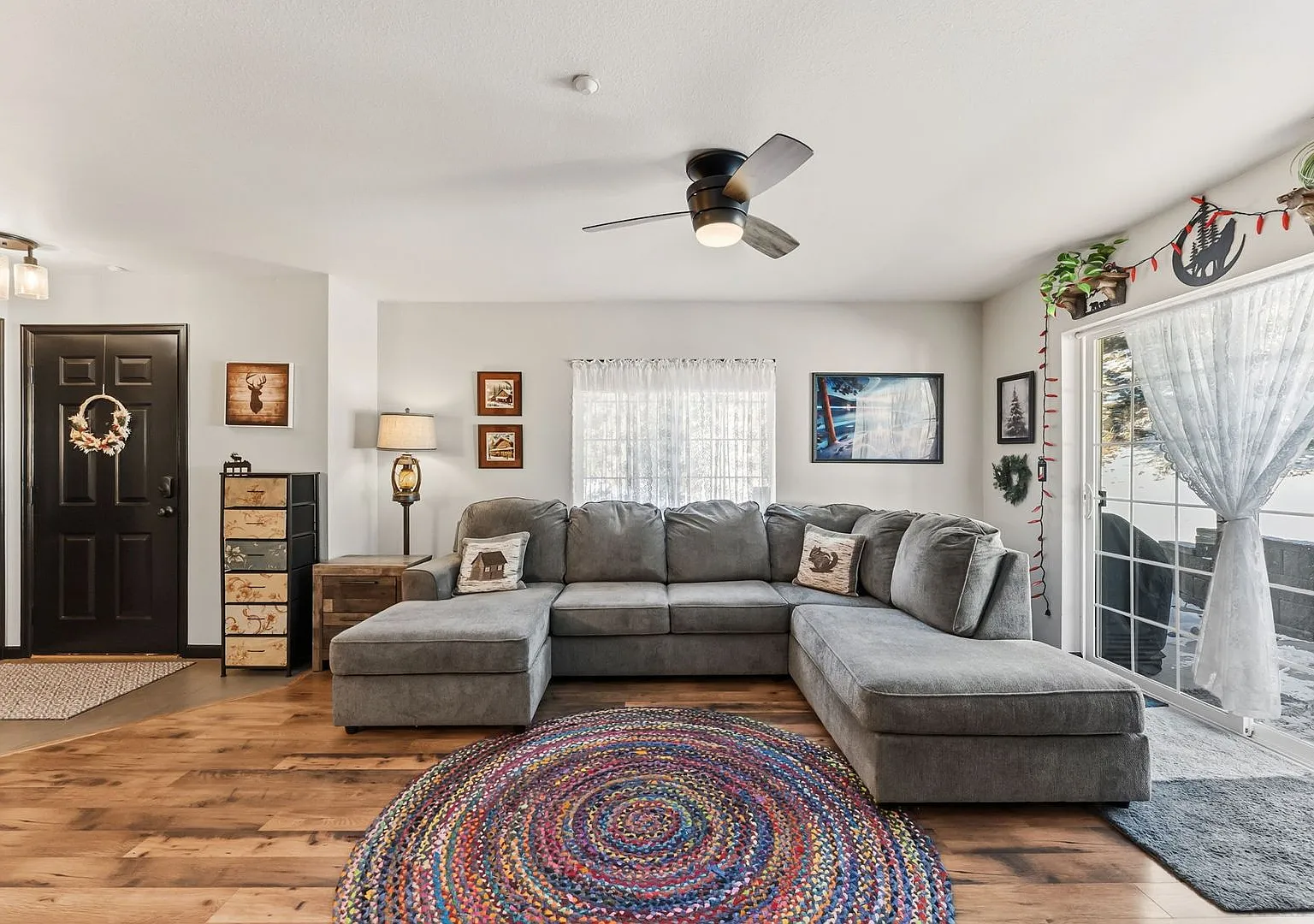 Furnished 2BR/2BA Breckenridge Condo | Garage, Fireplace & Hot Tubs | Available Oct. 1 — Photo 3