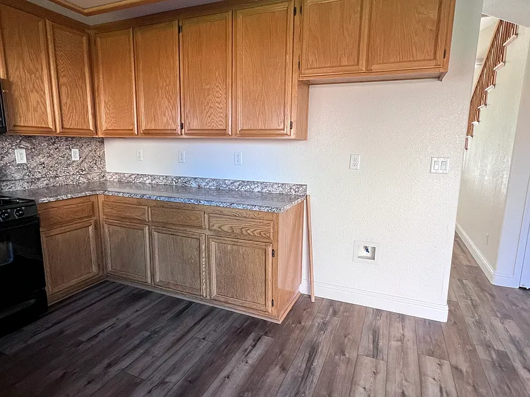 1694 Shay Way — Photo 18