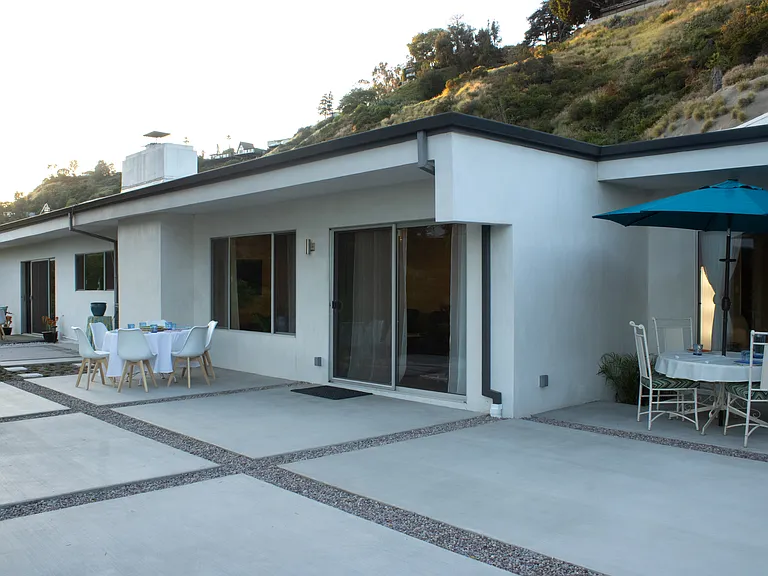 2657 Zorada Dr — Photo 35