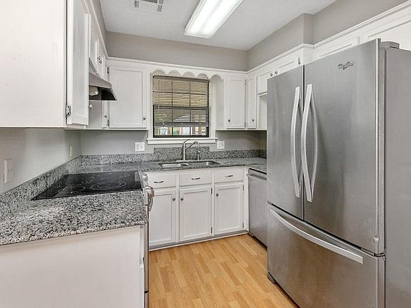 4th image of 237 Summerwood Dr