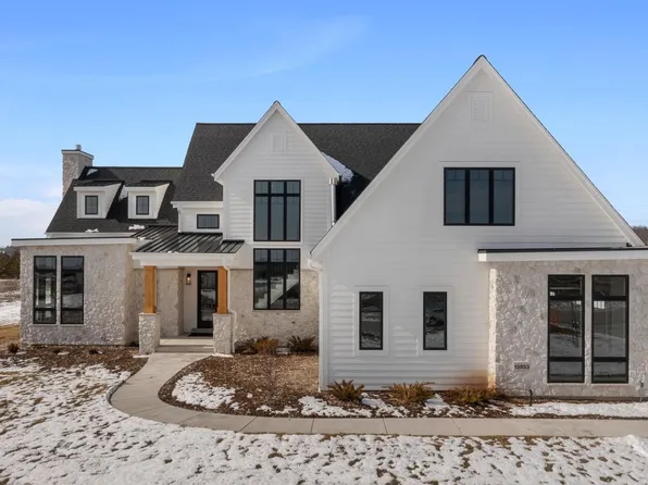 13853 North Pine View COURT, Mequon, WI 53097
