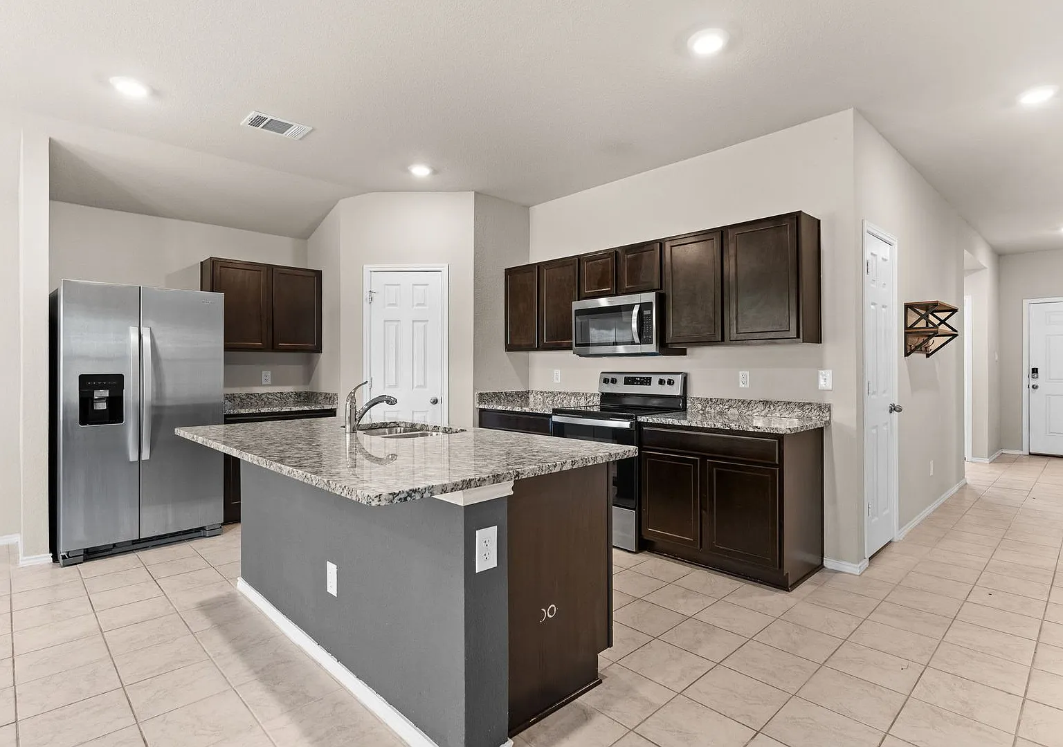4906 Karen Green Dr. — Photo 4