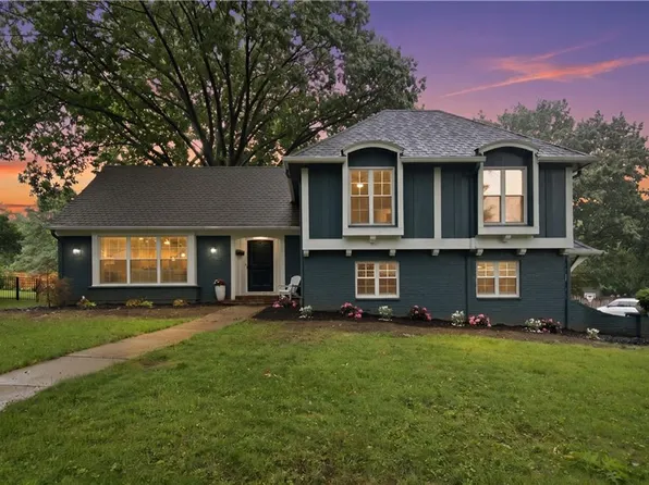 8117 Granada St, Prairie Village, KS 66208