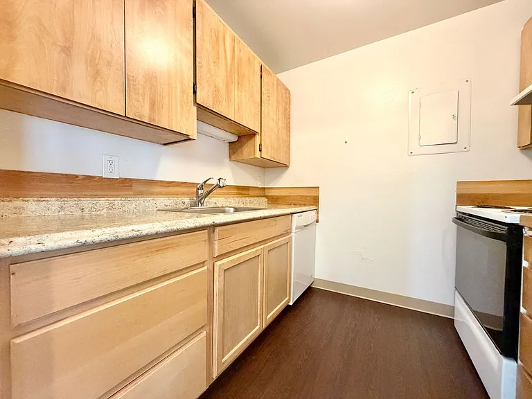10525 Midvale Ave N #301 — Photo 7