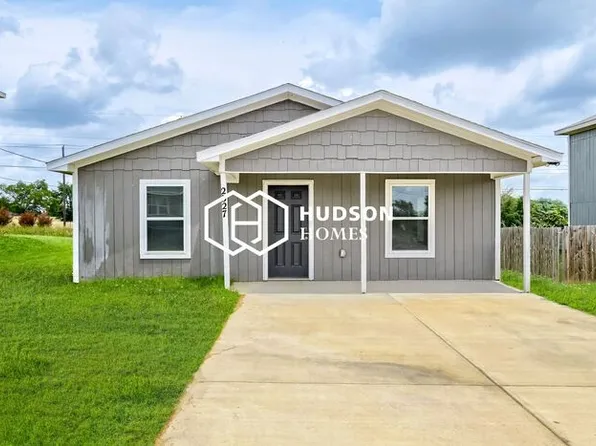 2327 Jodi Ln, Gainesville, TX 76240