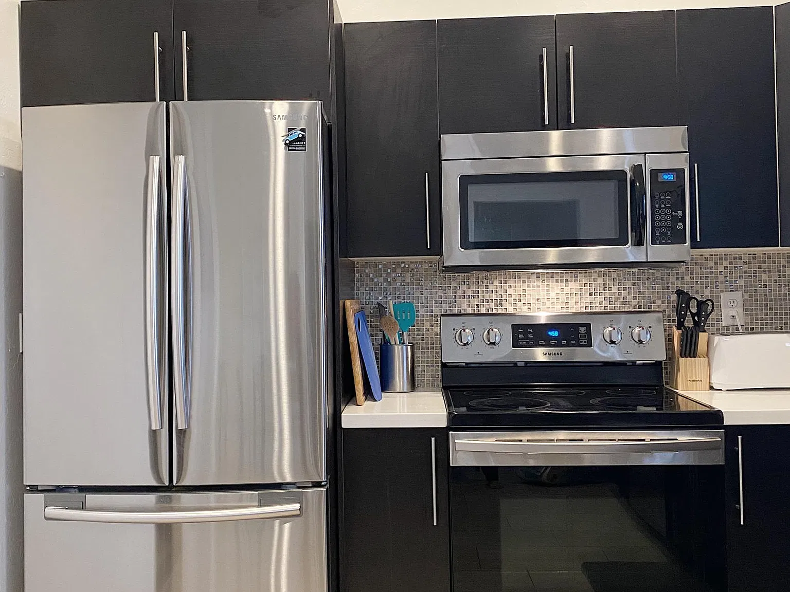 2409 E Helen Street — Photo 3