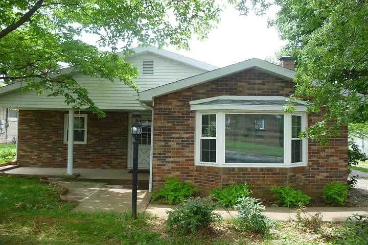 1st image of 3000 W Delaware St