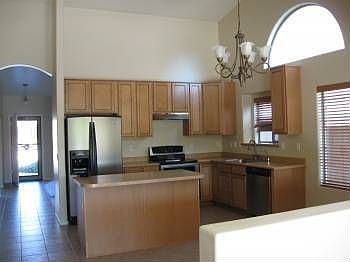 5th image of 77 W Castle Rock Dr
