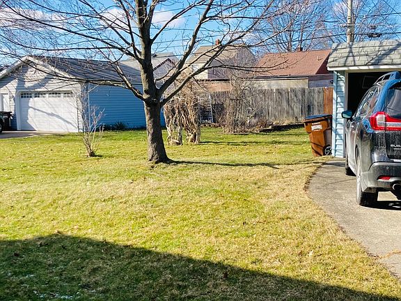 5th image of 7604 Thornton Dr