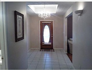 5th image of 203 E Mimosa Dr