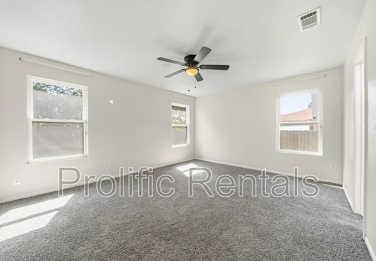 5304 Oster Dr — Photo 13