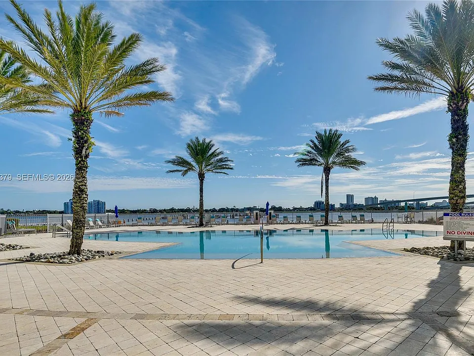 231 Riverside Dr #510