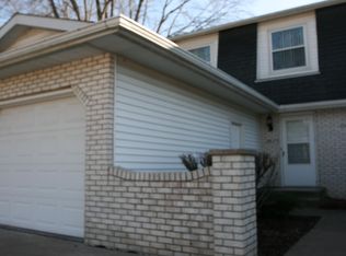 3075 Sunburst Dr, Bettendorf, IA 52722