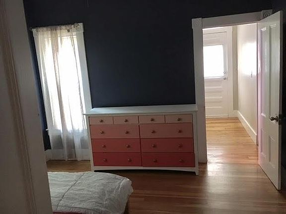 2nd image of 17 Courtland St