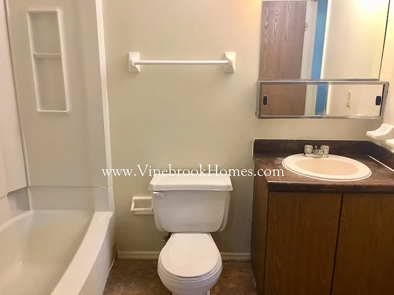 8225 Schoolgate Dr — Photo 11