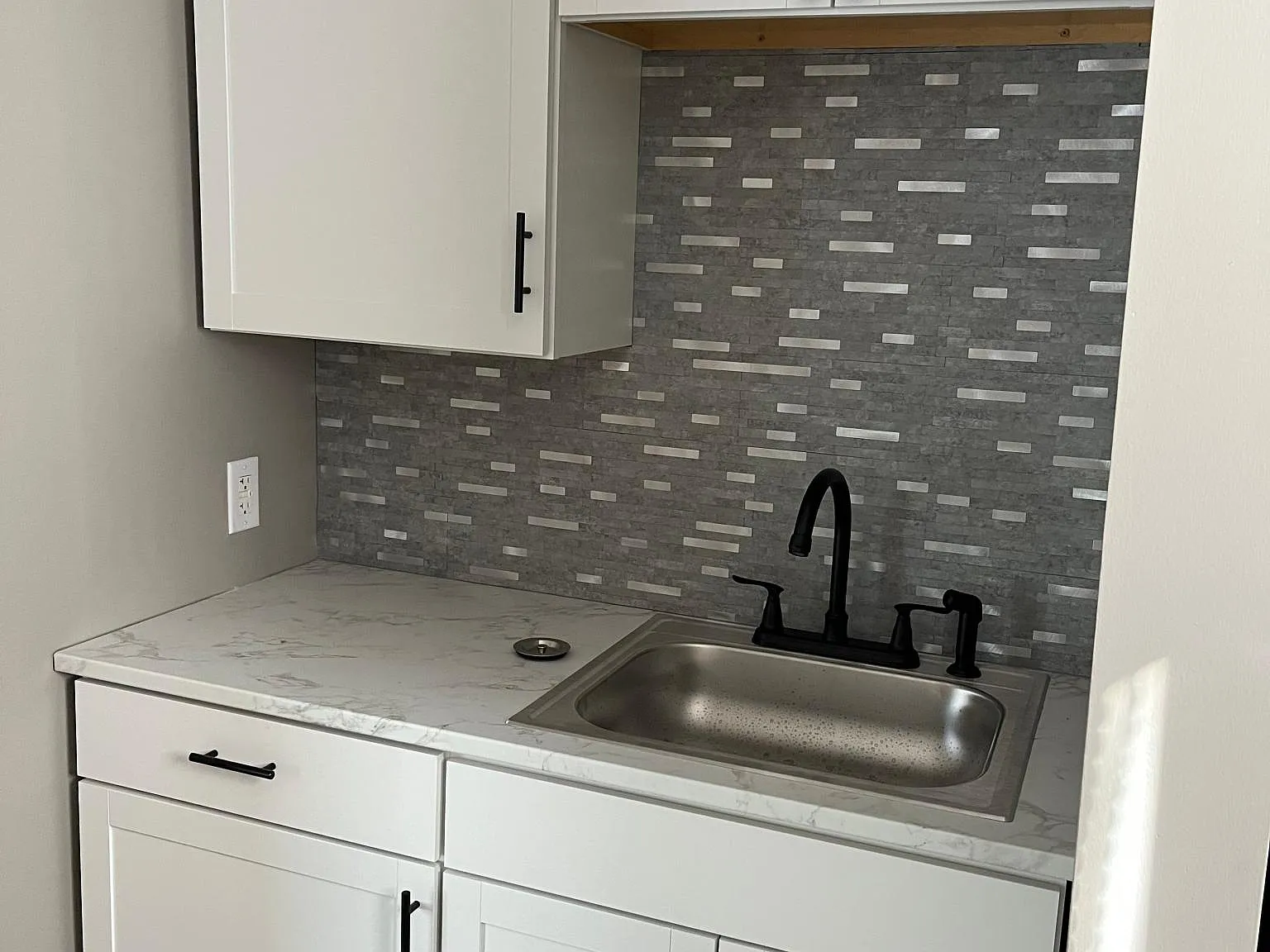 1 bed, 450 sqft, $595 — Photo 1