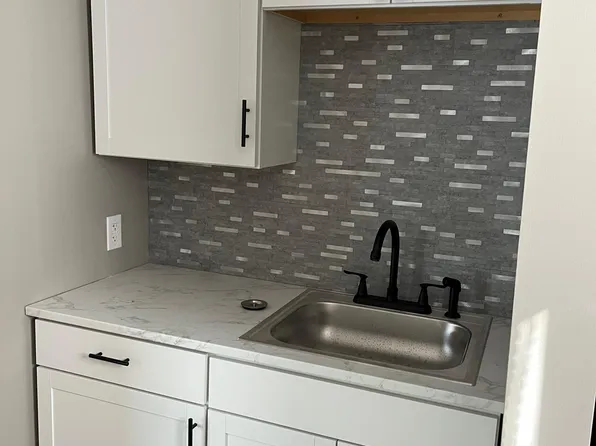 422 Jackson St #A, Warrensburg, MO 64093