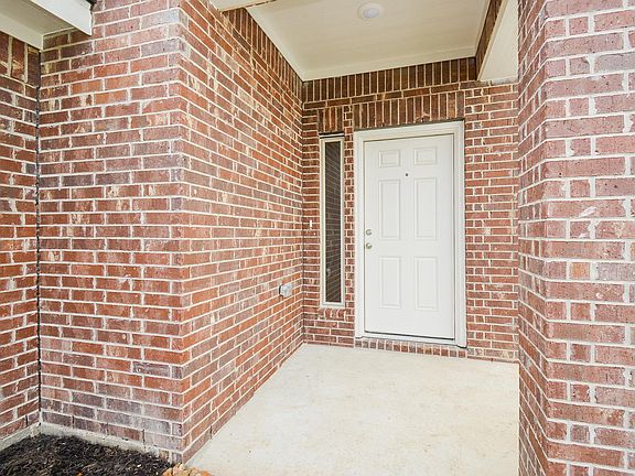 3rd image of 18710 Clearwater Brook Dr