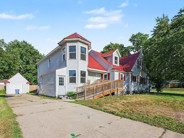 631 Three Mile Rd NE, Grand Rapids, MI 49505