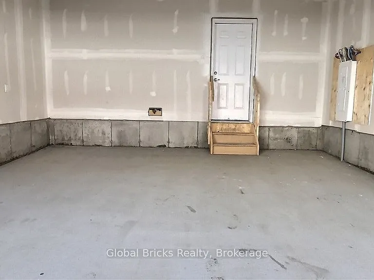 524 Oldenburg Ave — Photo 12