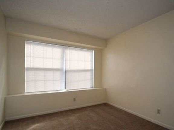4th image of 3207 Westrim Dr