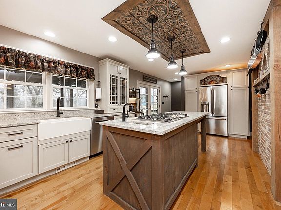 5th image of 850 Sugars Bridge Rd