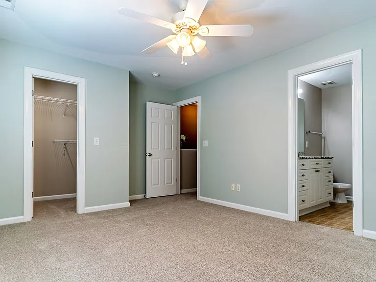 208 Sir William Ln — Photo 19