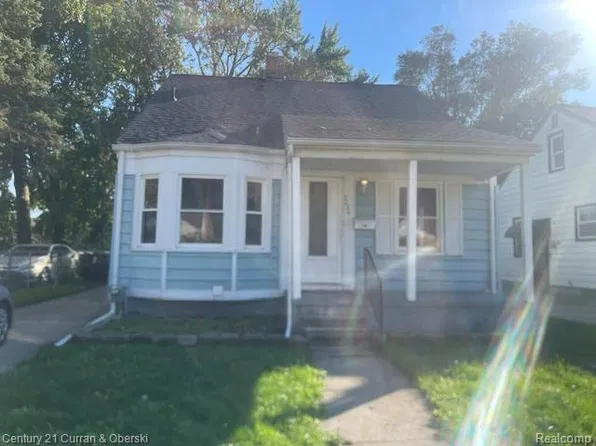 7276 Sterling St, Center Line, MI 48015