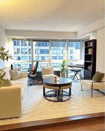 4th image of 146 W 57th Street #34F