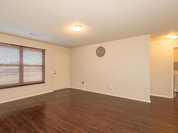 4th image of 12000 Firethorn Dr