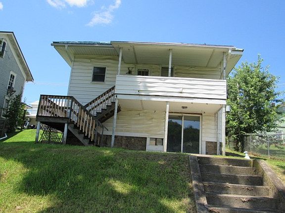 2nd image of 724 Main St