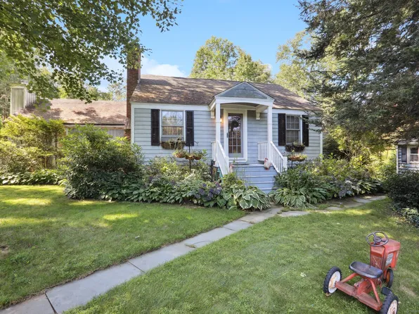 13 Parmalee Hill Road, Newtown, CT 06470