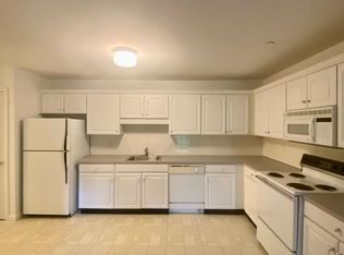 135 Florence St #32, Chestnut Hill, MA 02467