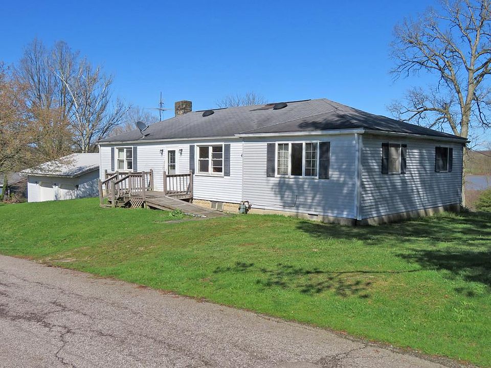 1st image of 823 Lake Dr #5