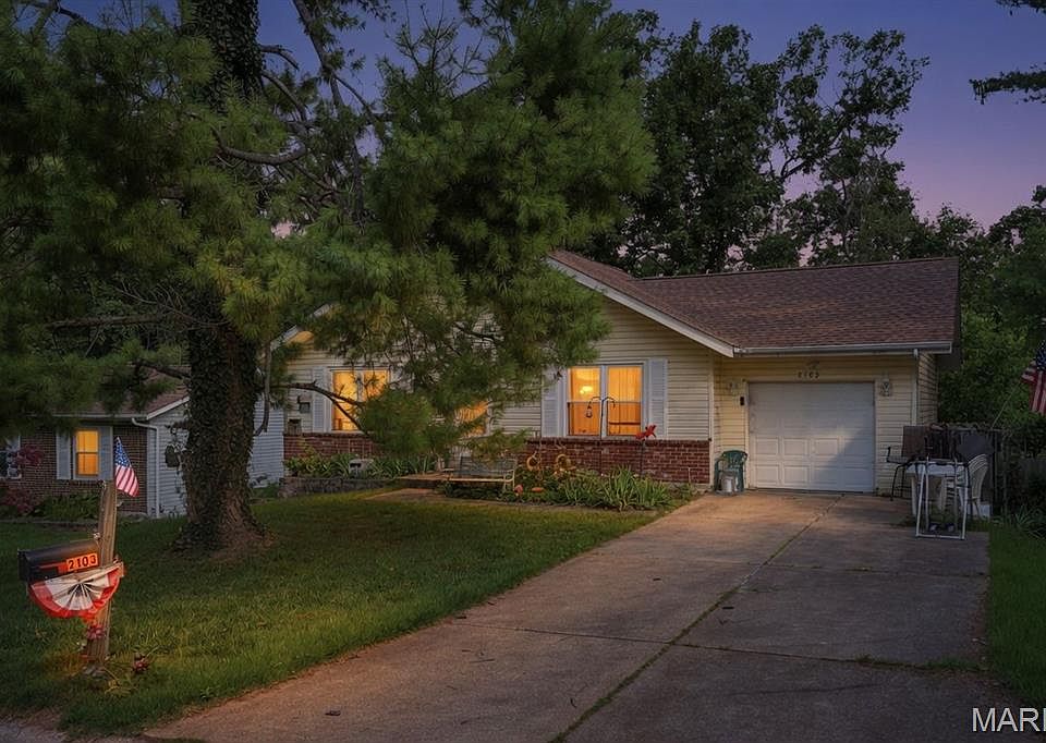 1st image of 2103 Timber Ln
