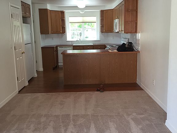 View of dining area to kitchen