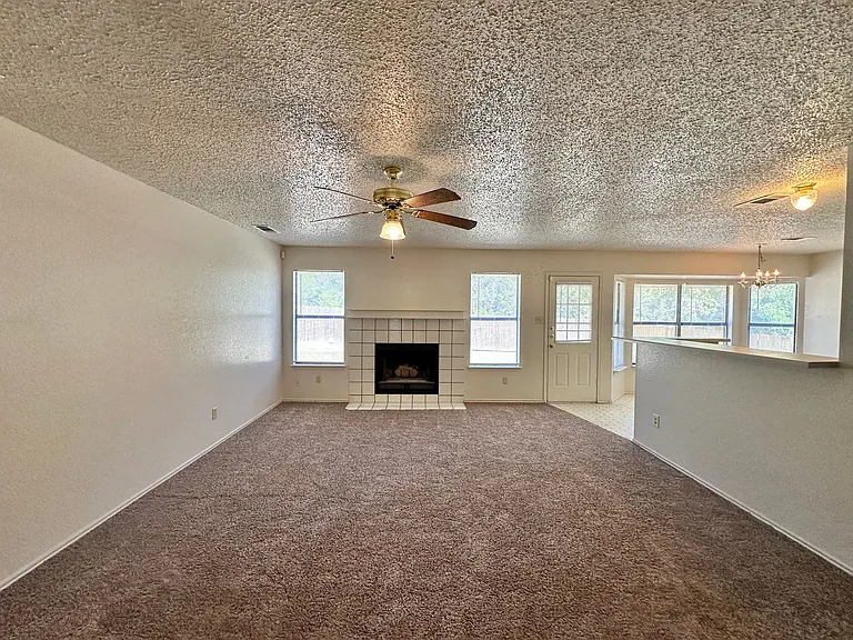 912 Tanner Rd — Photo 4