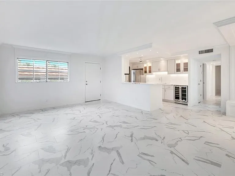222 Harbour Dr #114 — Photo 10