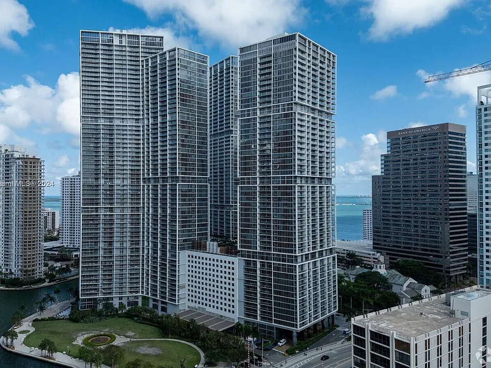 465 Brickell Ave #4