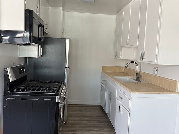 5th image of 12480 Culver Blvd APT 22