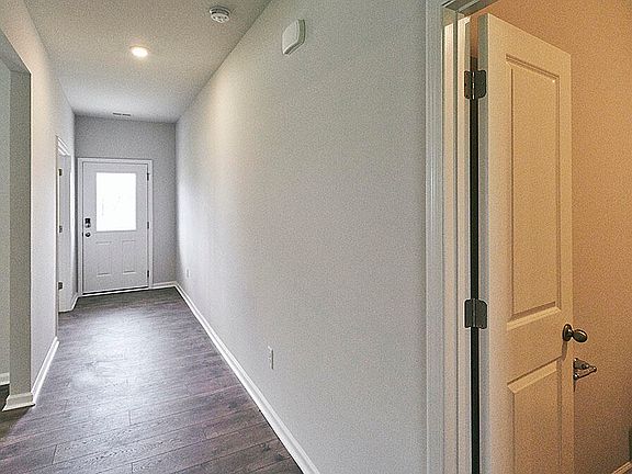 4th image of 1435 Carisbrooke Dr #468
