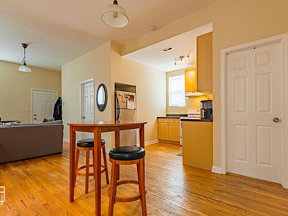 2nd image of 1927 W Chicago Ave APT 3R