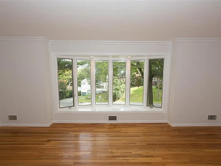 49 Soulice Pl — Photo 6