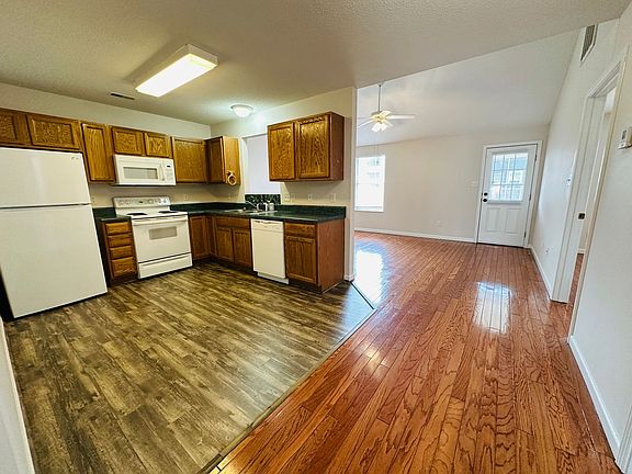 4th image of 4711 Royal Prince Way