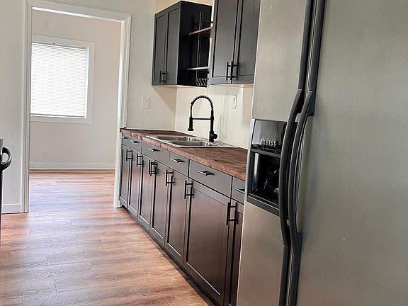 3rd image of 138 E Wilbeth Rd