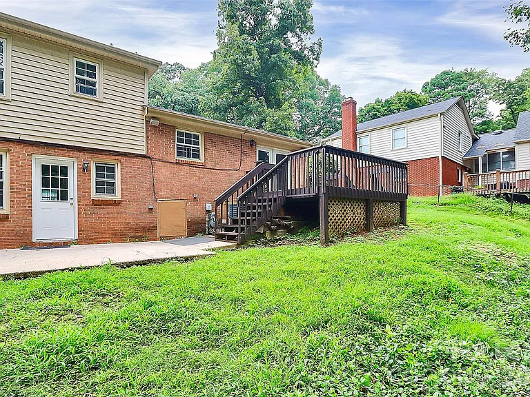 6133 Colchester Pl — Photo 8