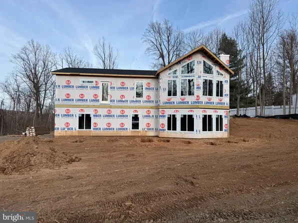 19 Highridge Rd, Front Royal, VA 22630